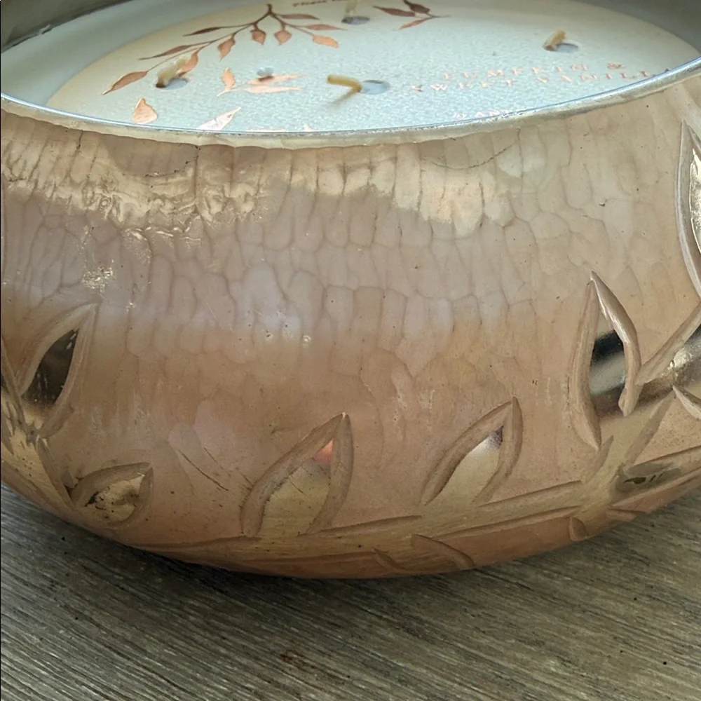 NEW NWT Anthropologie Pumpkin and Sweet Vanilla 6 wick huge Candle